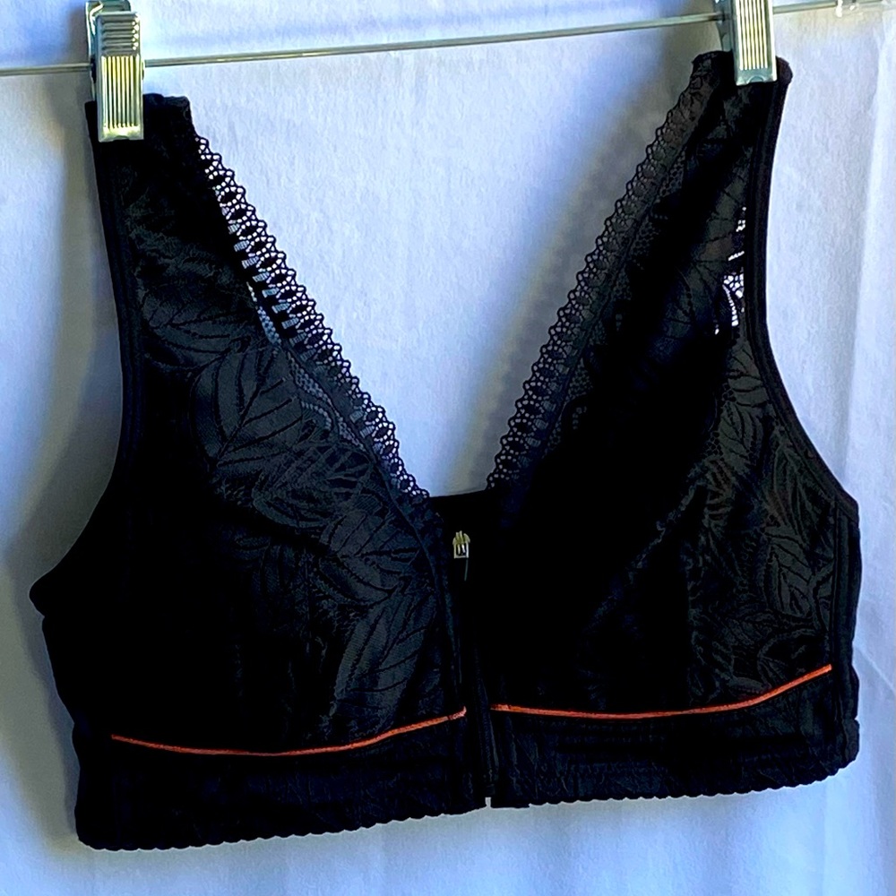 Black lace zip-front bra. Unbranded.